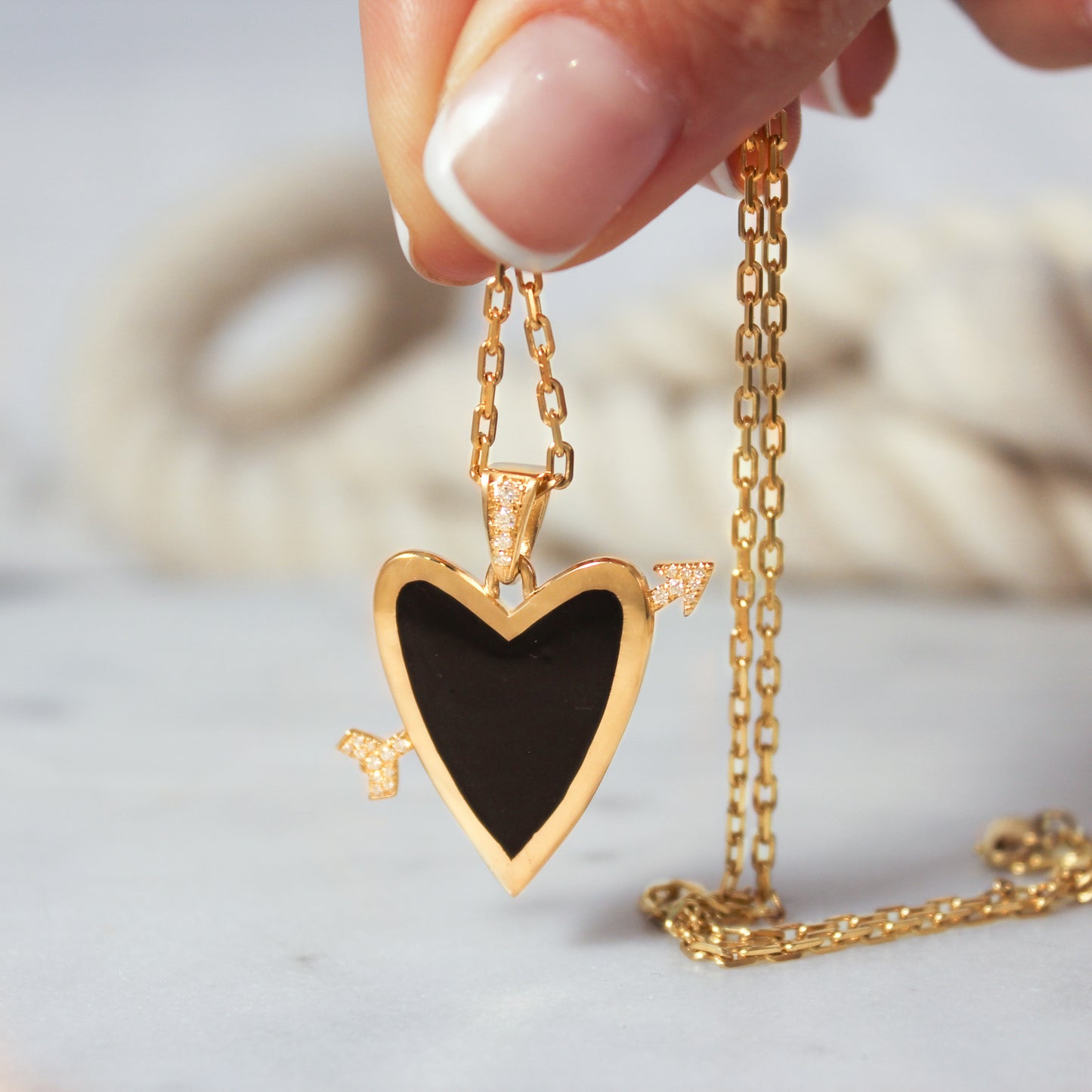 Cupids Heart necklace - Black